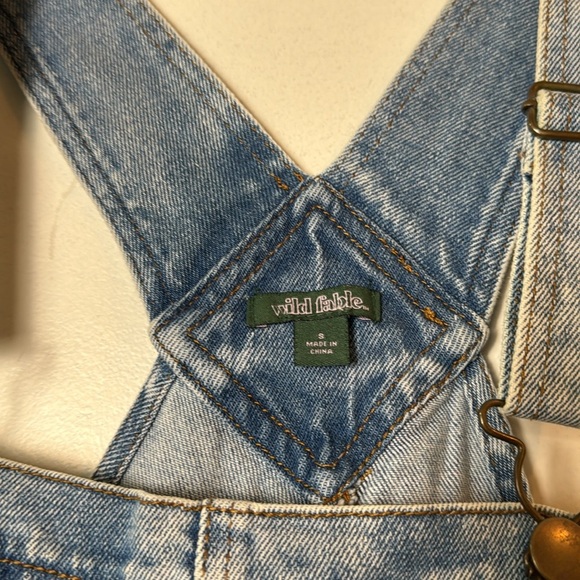 Wild Fable Distressed Denim Raw Help Shortalls Overall Shorts Size Small - Picture 4 of 8